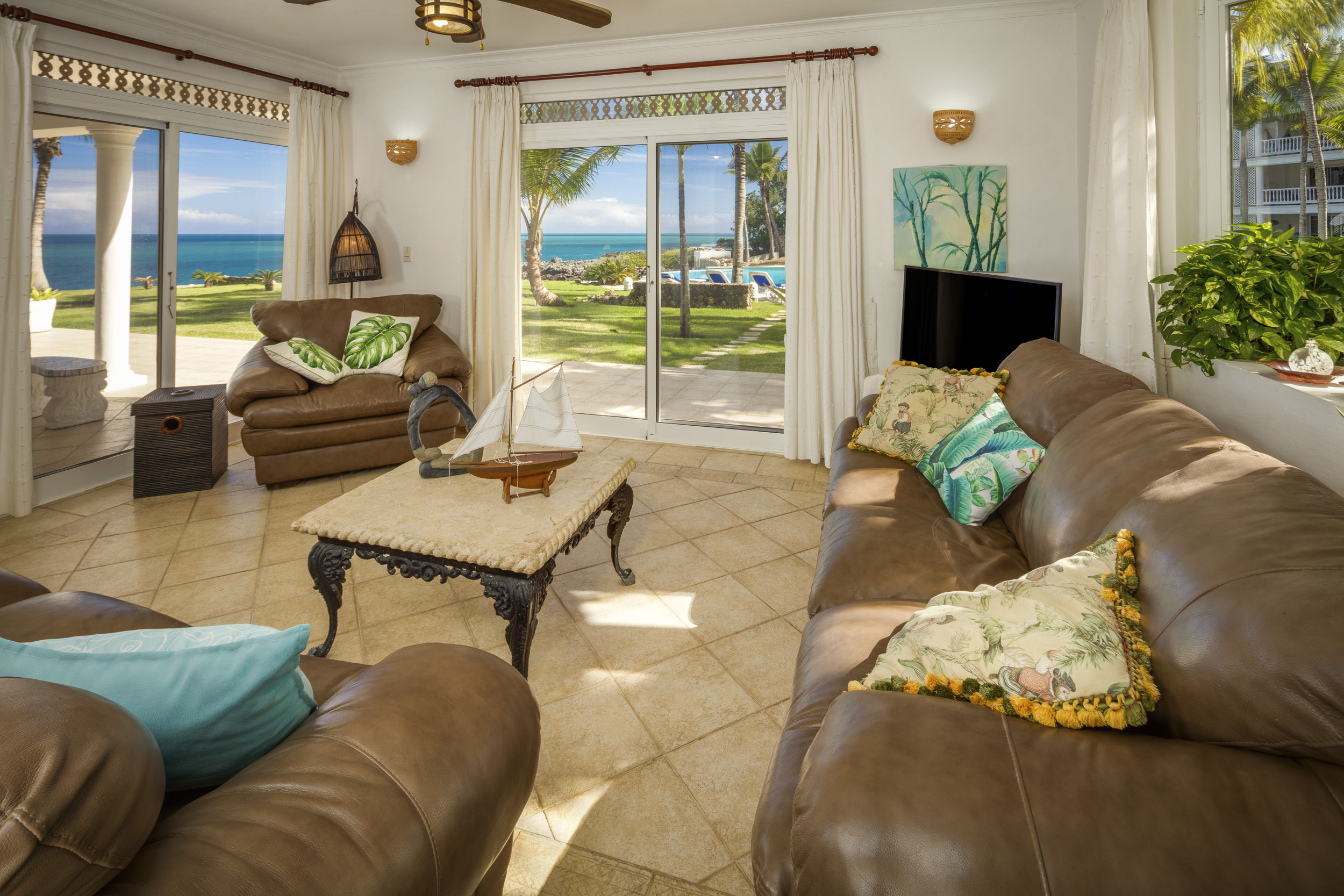 Oceanfront Villa Living Area with walkouts to garden