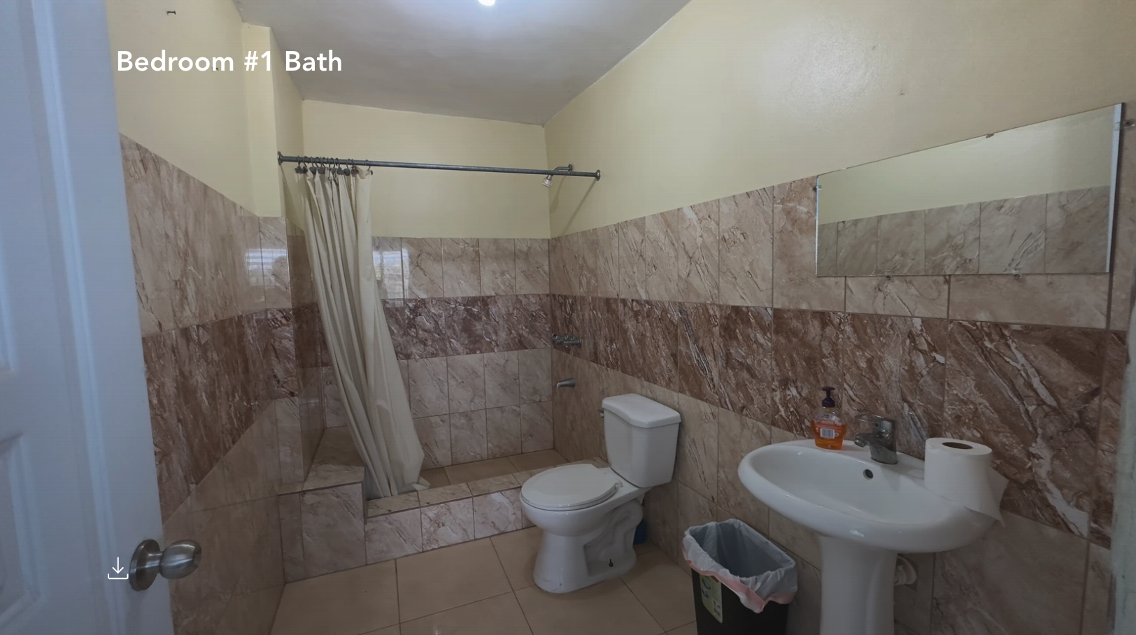 Hostel Bathroom Monte Criste