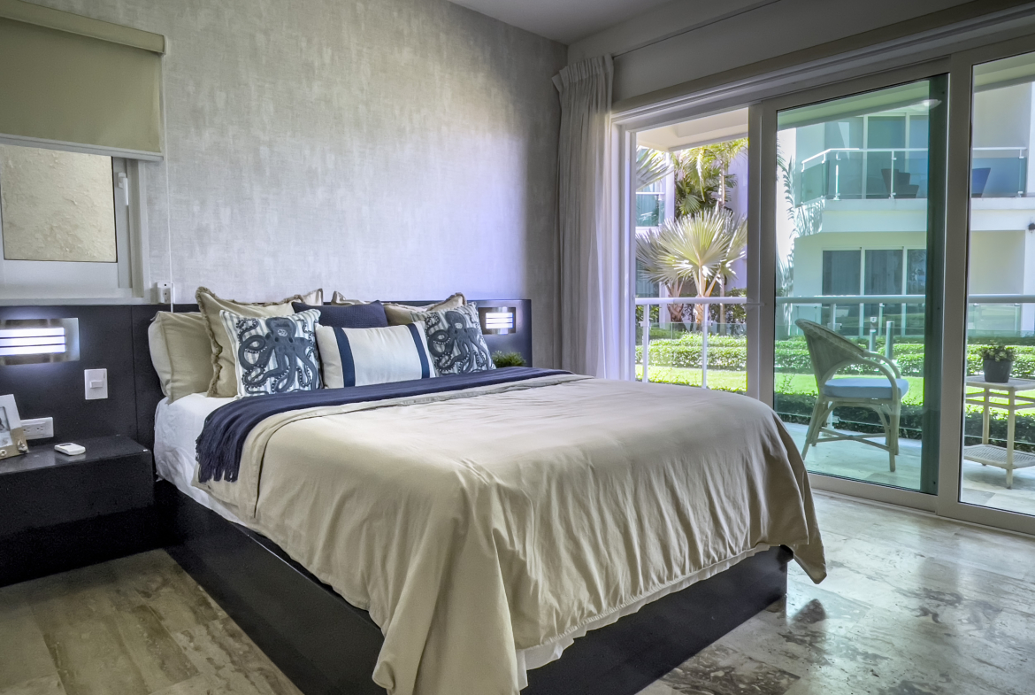 Oceanfront Condo Bedroom with access to Patio