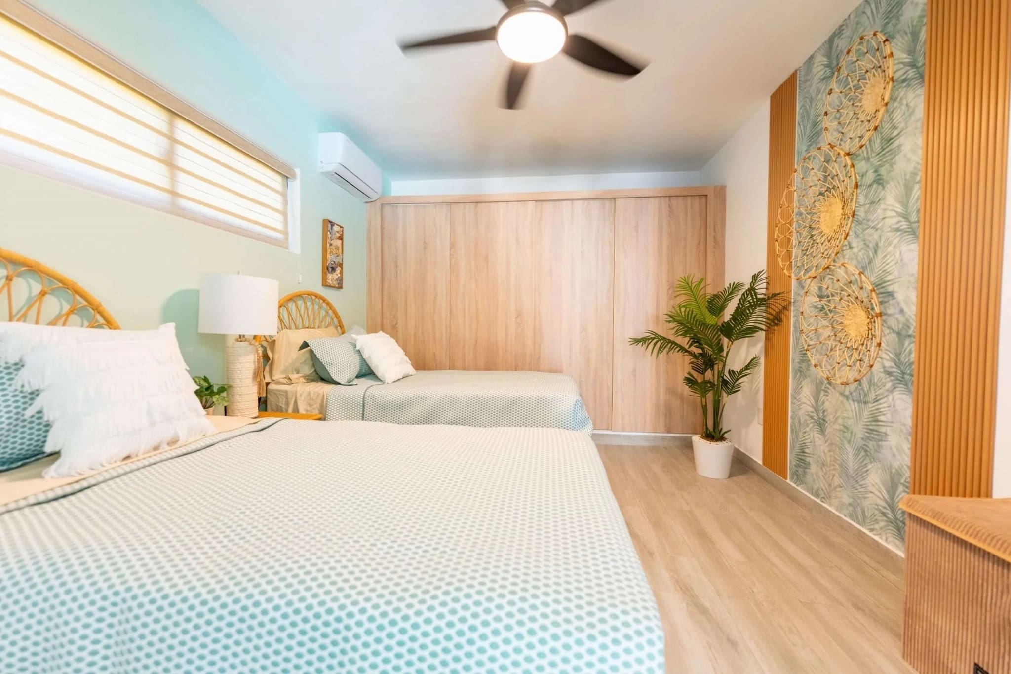 Villa Capri Casa Linda: 2BR new construction villa bedroom with two beds.