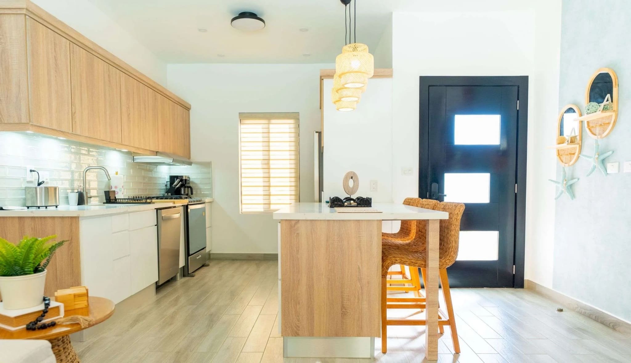 Villa Capri Casa Linda: Modern kitchen and island in a 2BR new construction villa