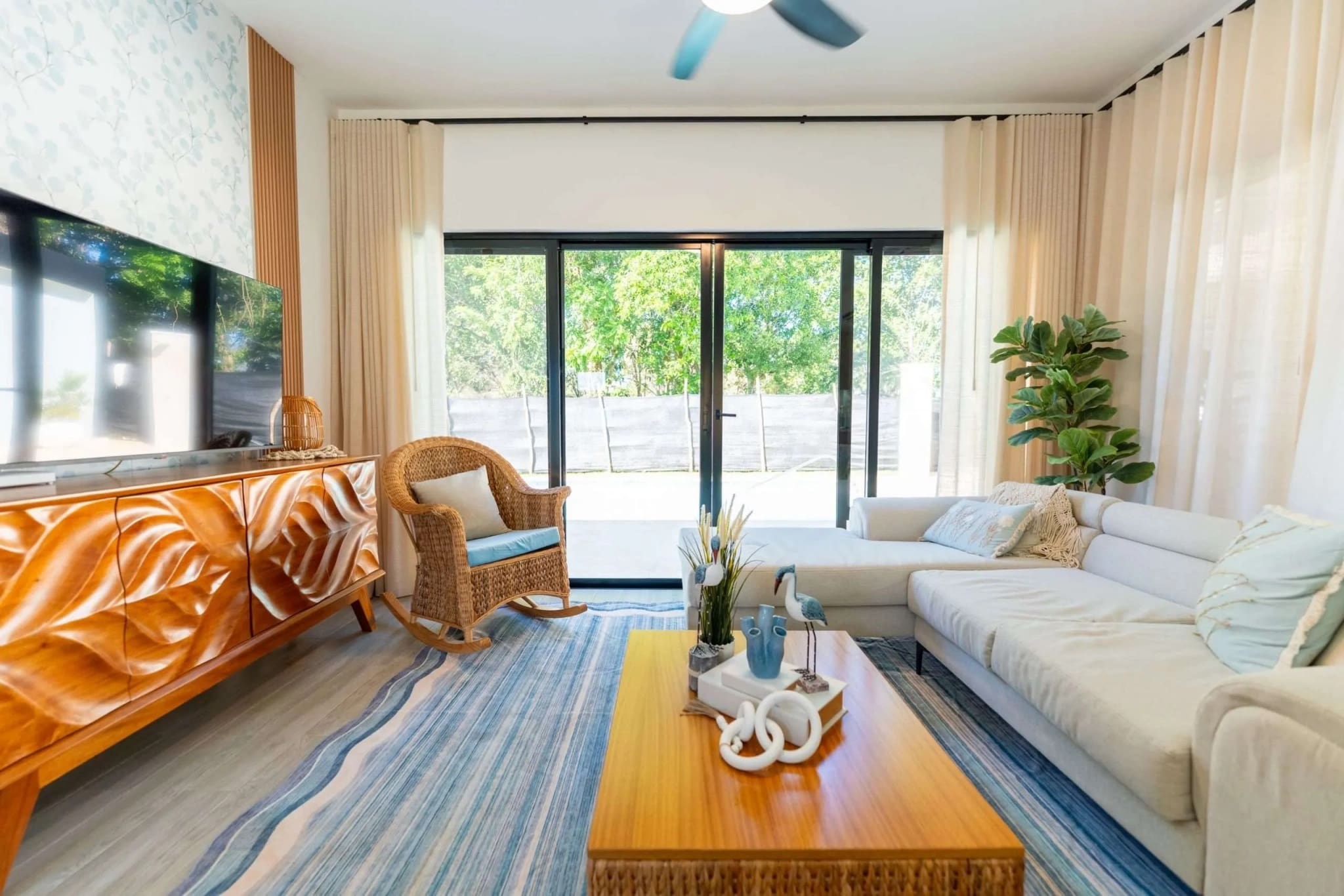 Villa Capri Casa Linda living room: 2BR new construction villa in Sosúa