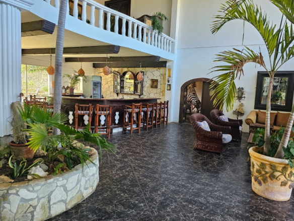 Playa Laguna Hotel Bar Area