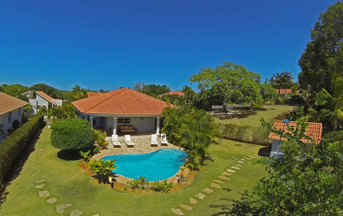Villa COLIBRI Hispaniola for sale Rear View of Pool and Patio