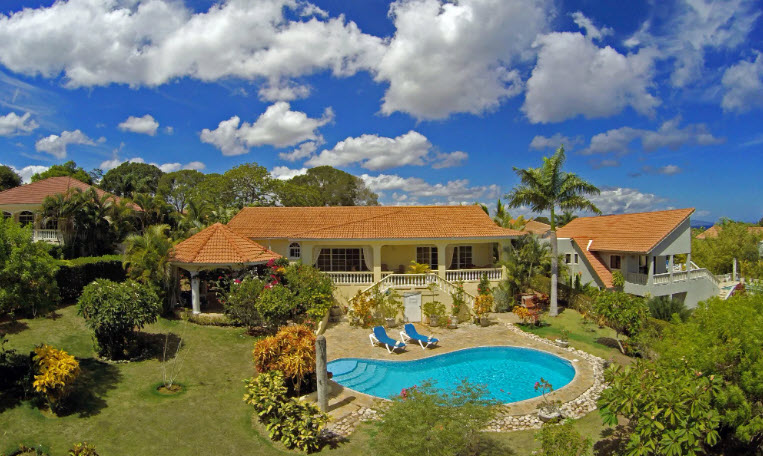 4 Bedroom Villa TAINO Rear View with Pool