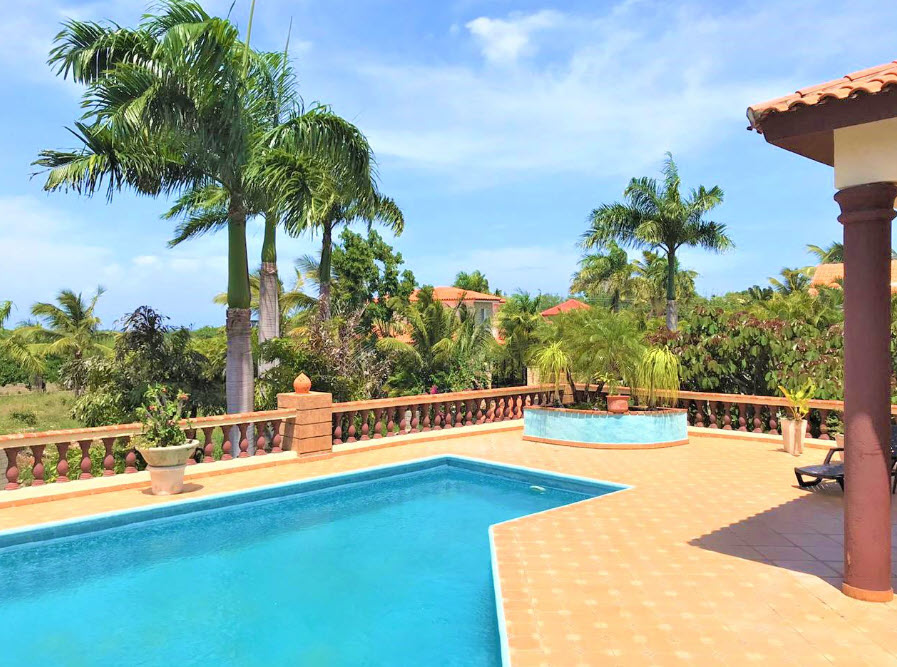 5 Bedroom Villa in Lomas Mironas For Sale Pool View