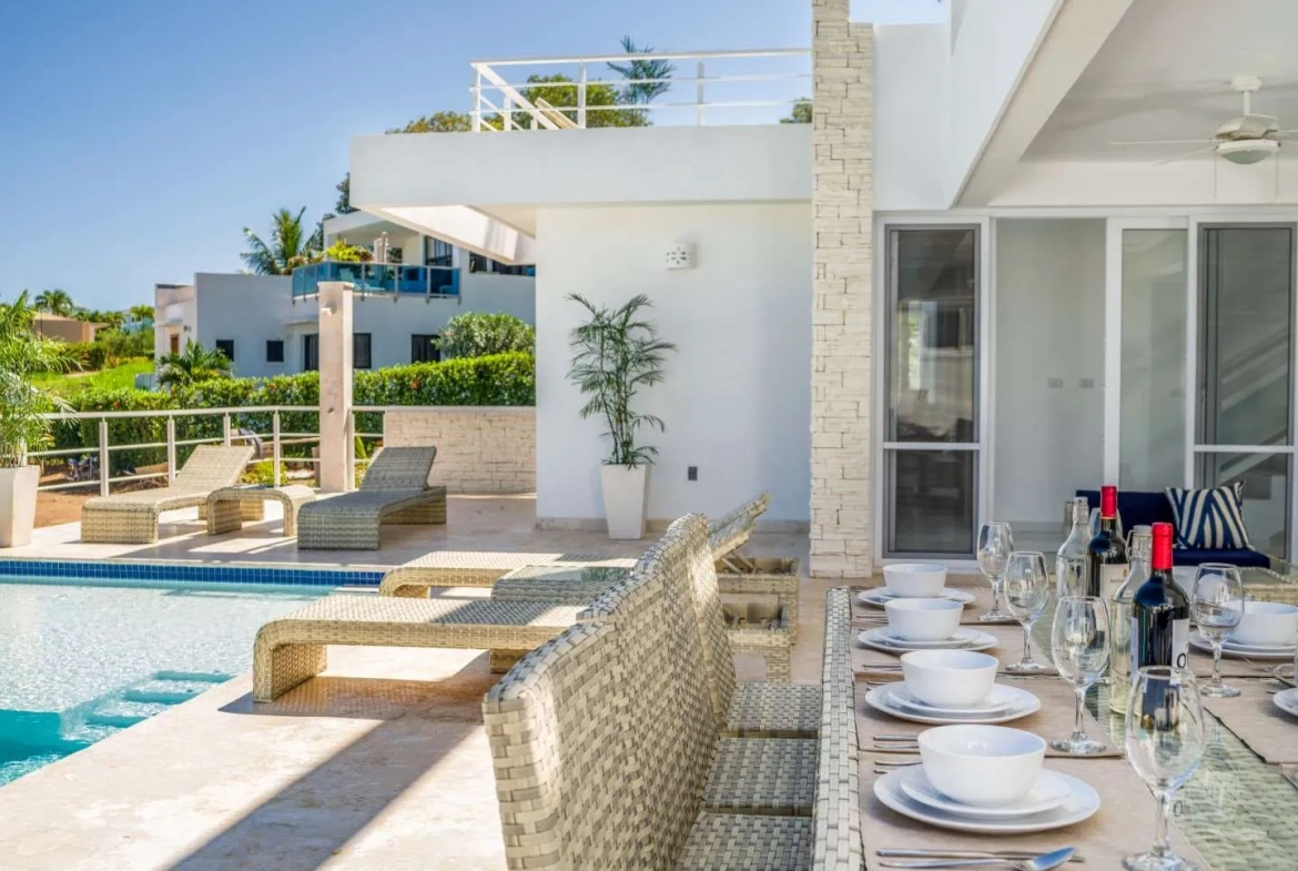 buyDRproperty Luxury 3 bedroom villa Seashell Casa Linda with pool and dining area Sosua Real Estate