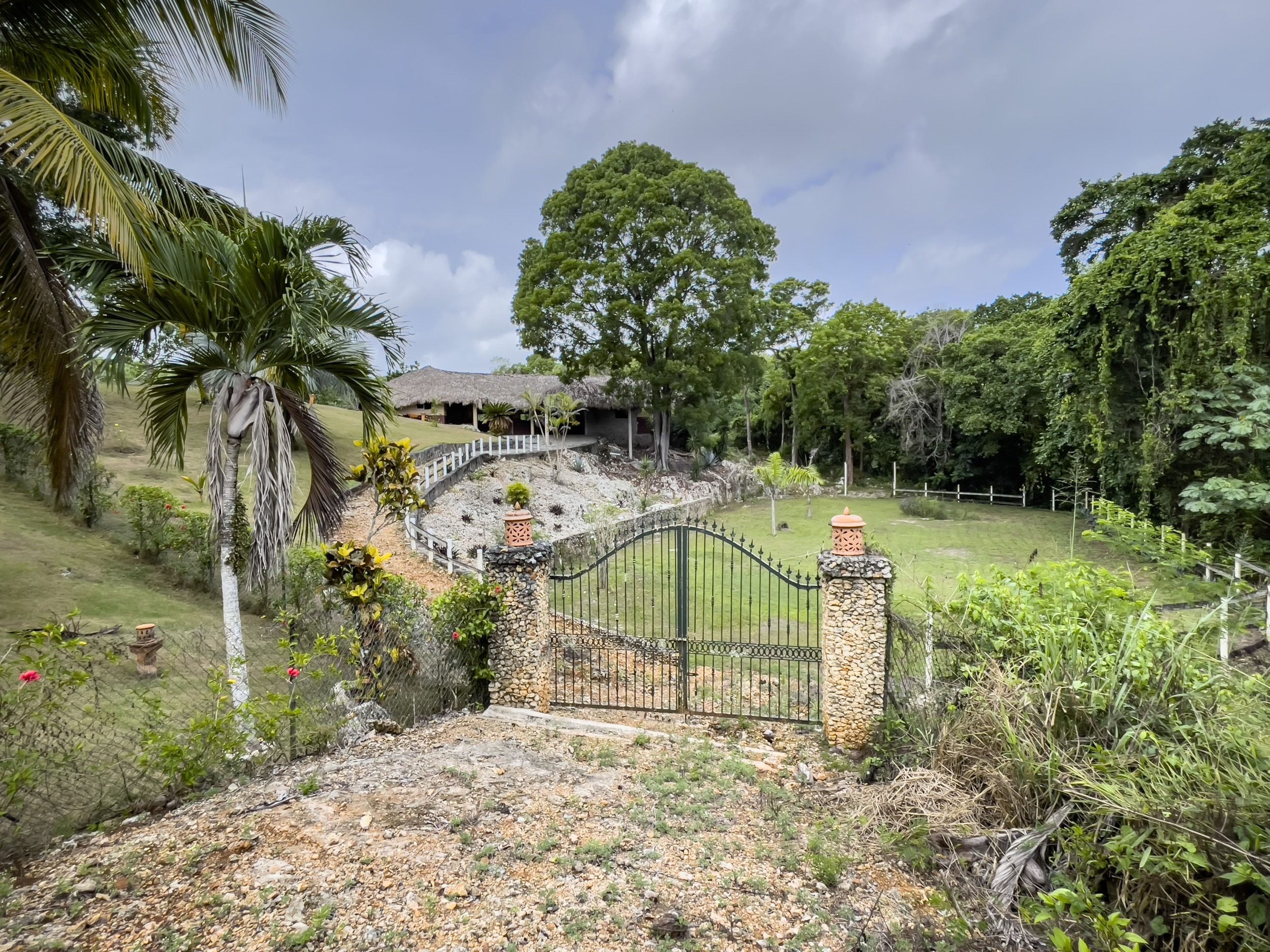 Large building lot with existing stables in La Mulata, Sosúa