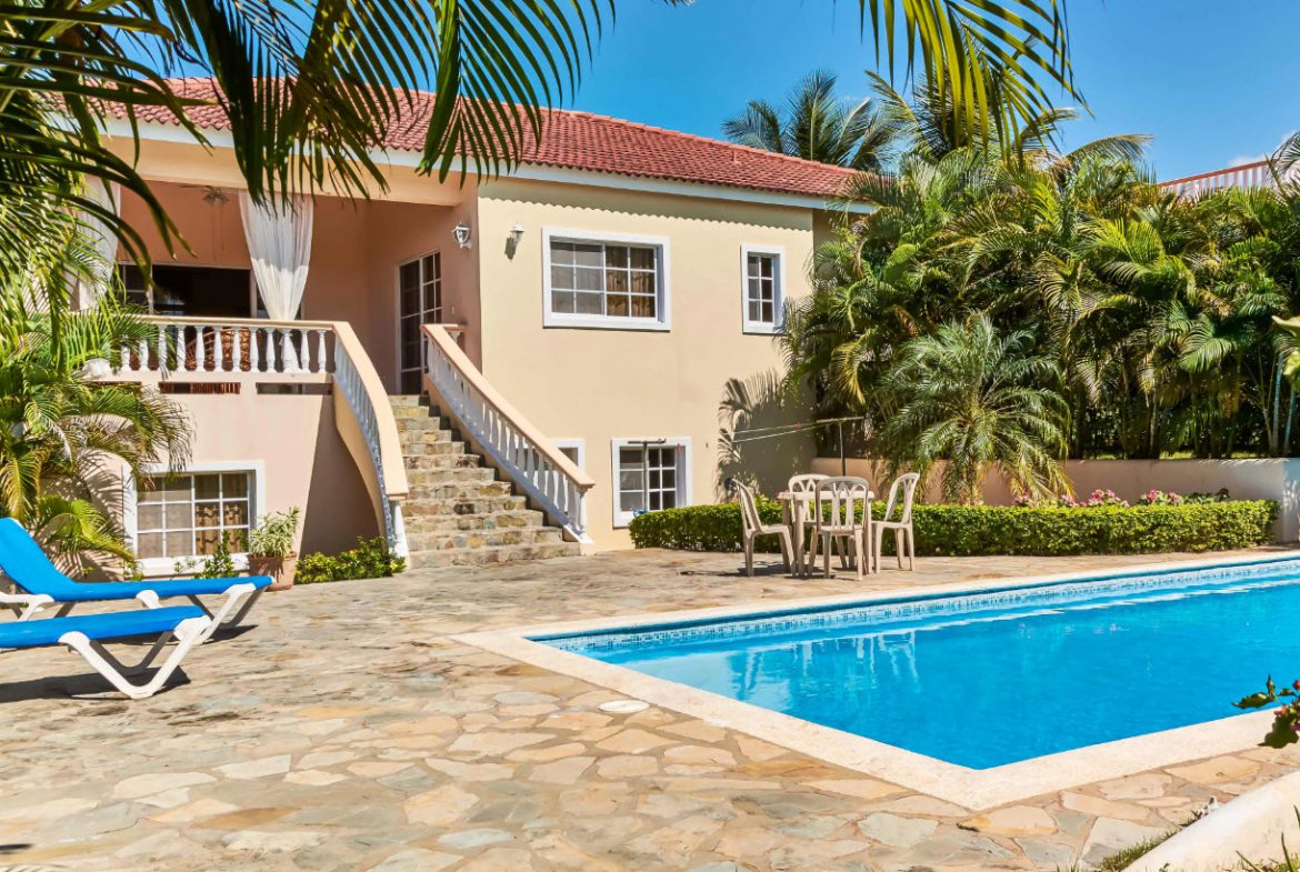 buyDRproperty Villa with pool at Residential Hispaniola Sosua Real Estate