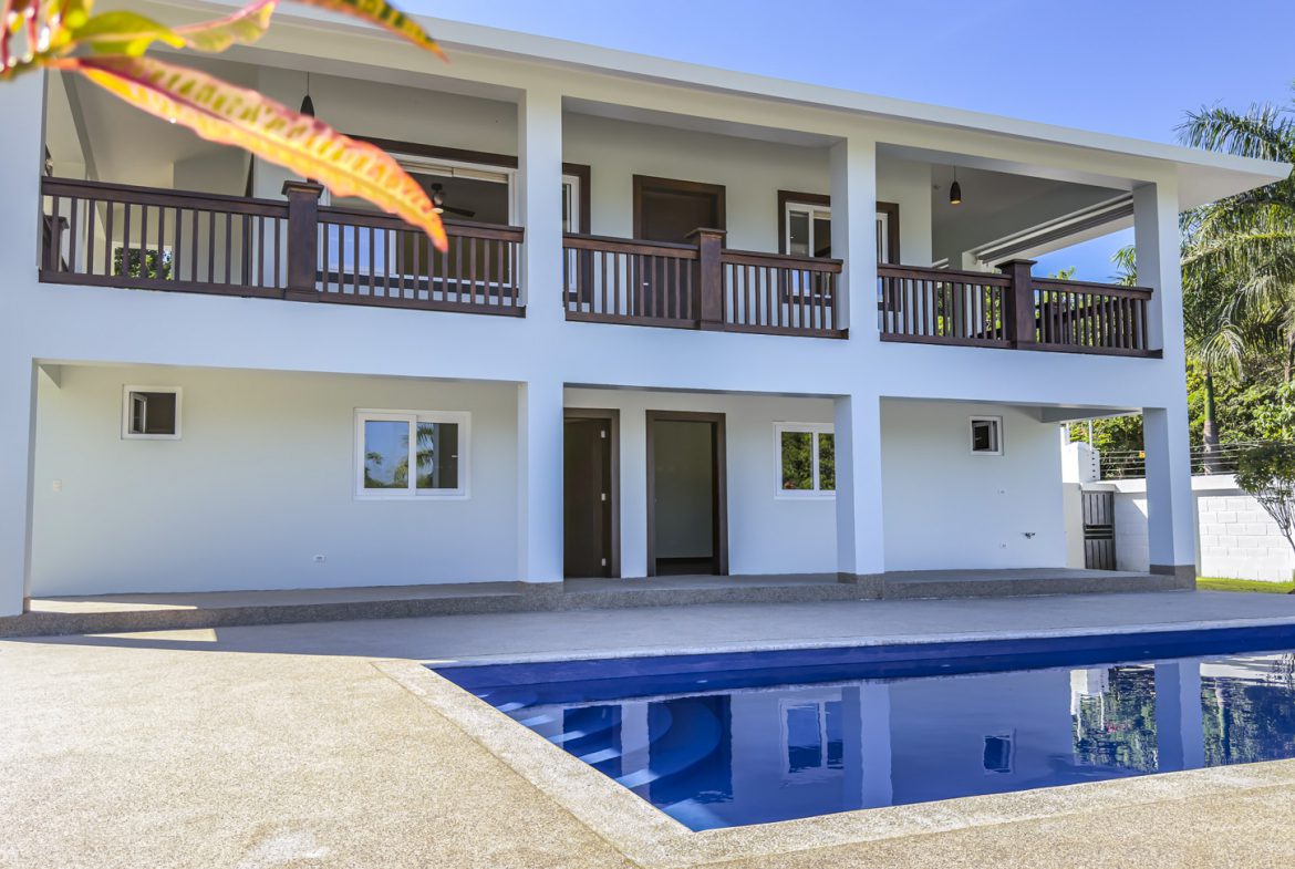 buyDRproperty Luxury 3-bedroom villa for sale in La Mulata with a beautiful pool and modern architecture. Sosua Real Estate