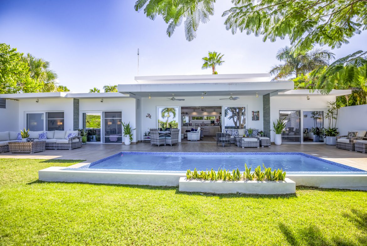 Luxury 3-Bedroom Villa for Sale with Ocean View Sosua