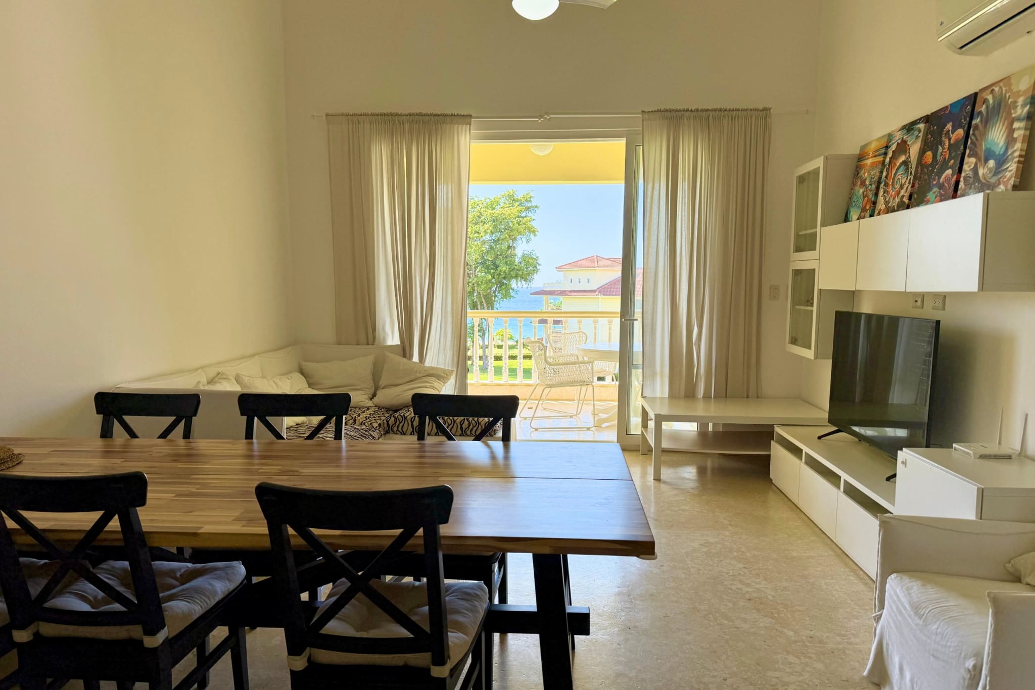 Dining area with view of ocean in Hacienda El Choco luxury villa