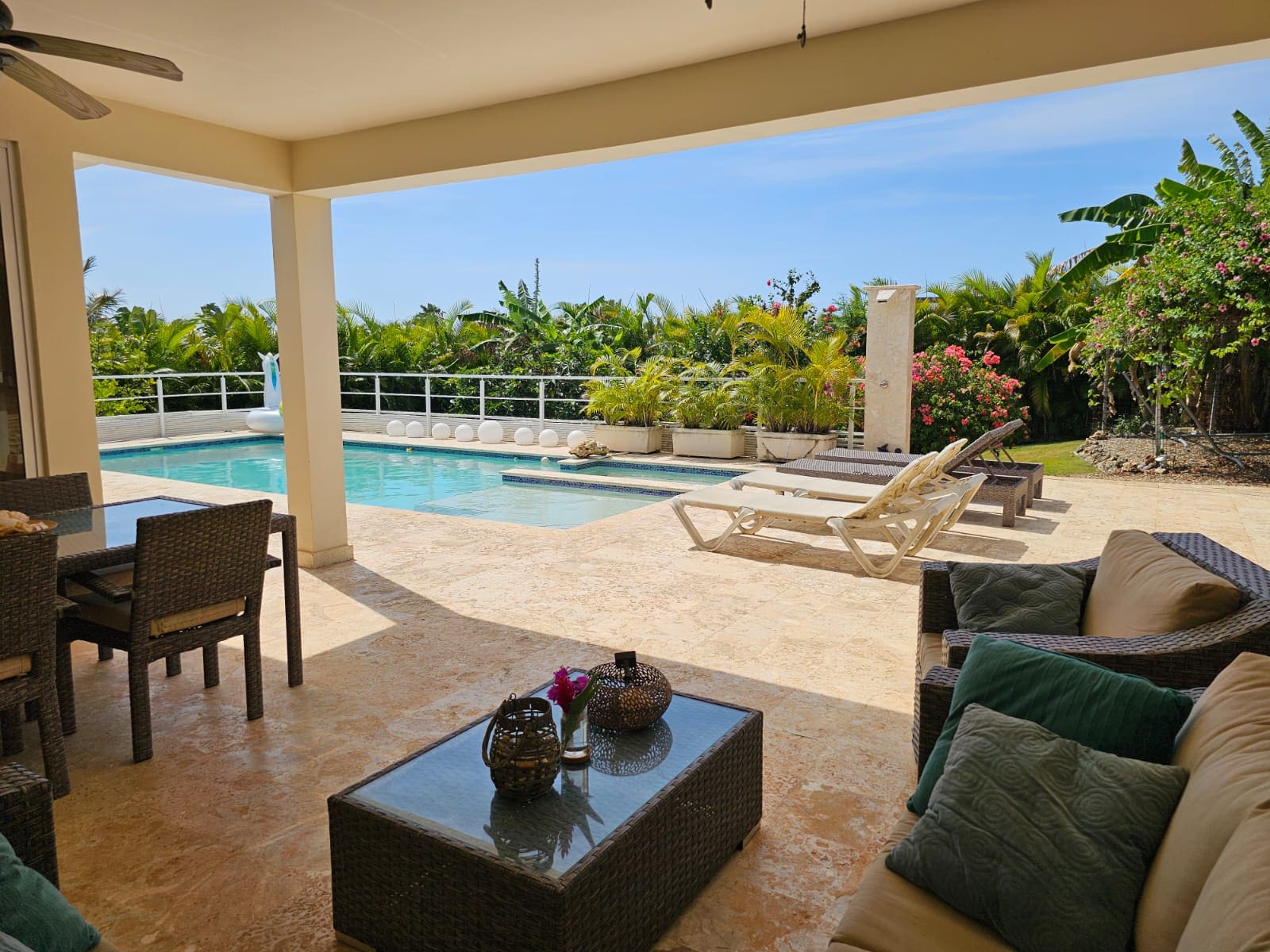 Casa Linda villa in Sosúa with covered terrace, private pool and tropical garden